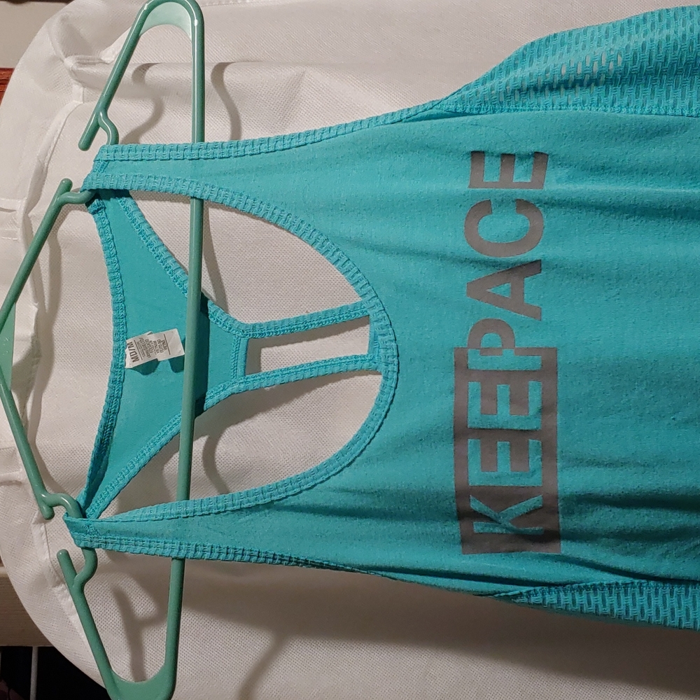 Under Armour tank
